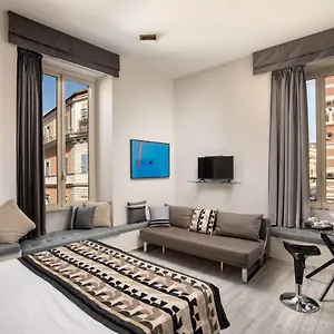 Relais Nazionale 18 , Roma Italia